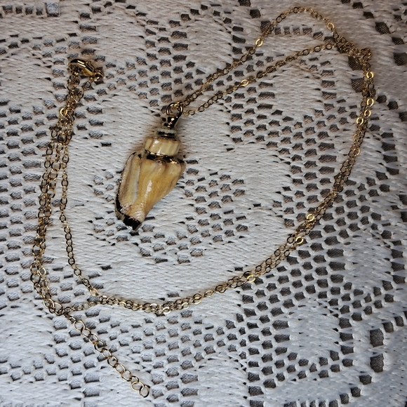 Artisan Gold Plated Conch Shell w/ 14k Goldfilled Necklace - Picture 8 of 8